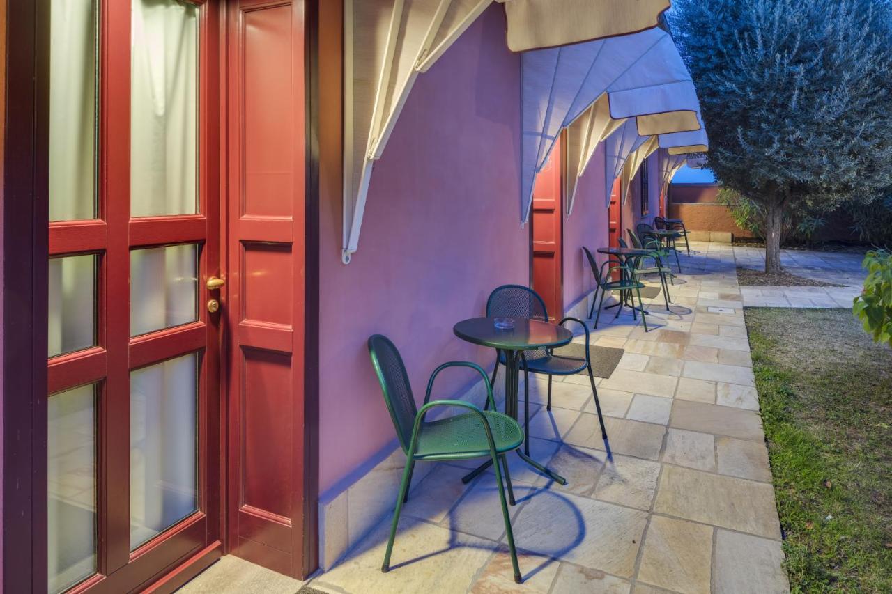 فندق Castello Rosso Costigliole Saluzzo المظهر الخارجي الصورة