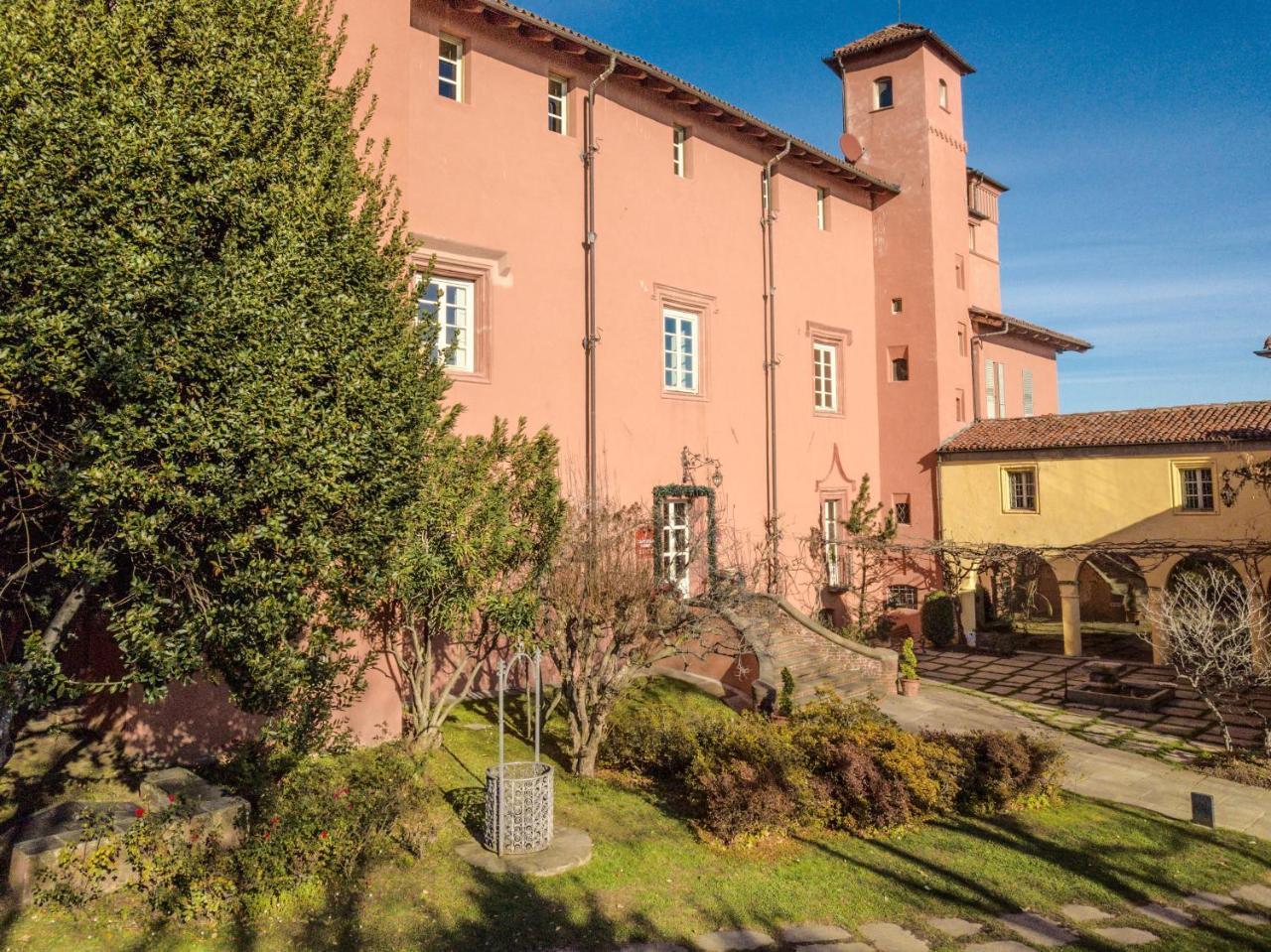 فندق Castello Rosso Costigliole Saluzzo المظهر الخارجي الصورة