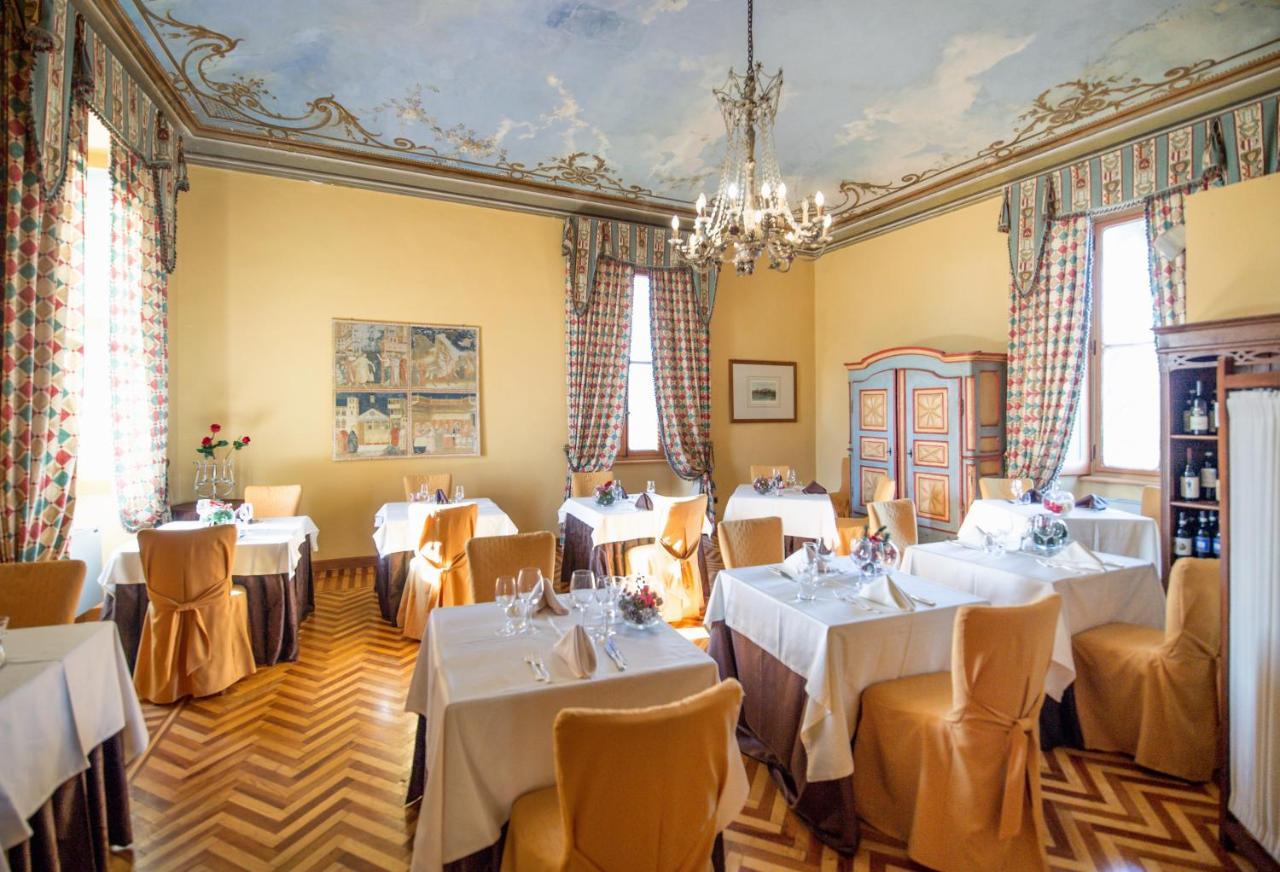 فندق Castello Rosso Costigliole Saluzzo المظهر الخارجي الصورة