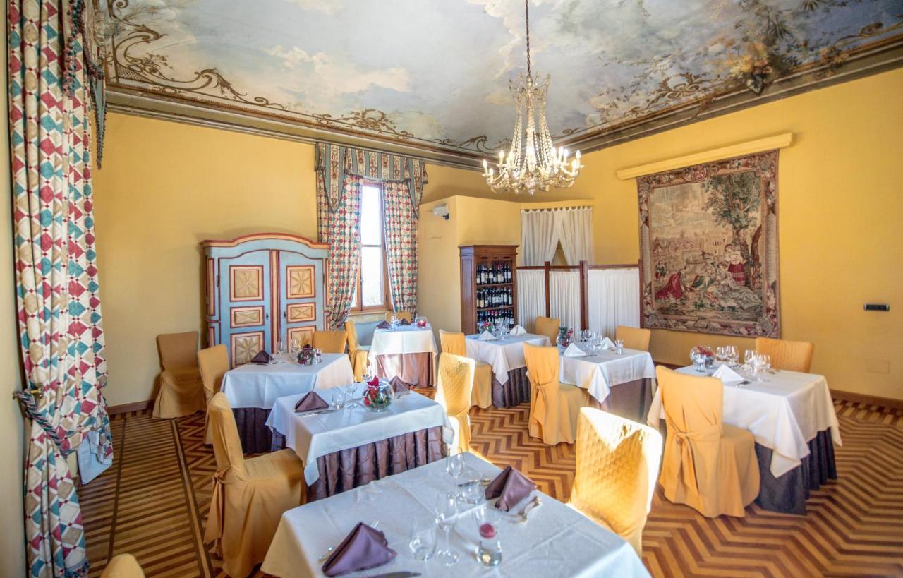 فندق Castello Rosso Costigliole Saluzzo المظهر الخارجي الصورة